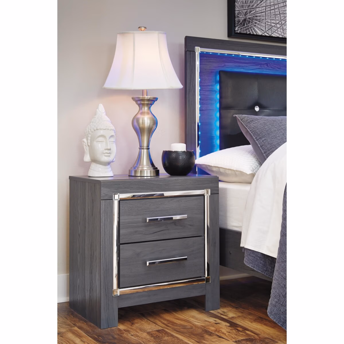 Lodanna Nightstand - Image 4