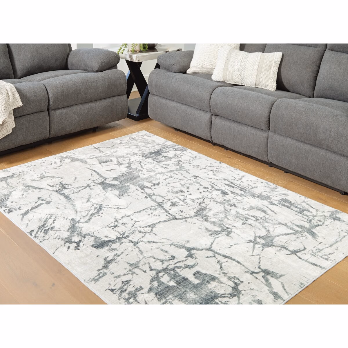 Tobinbury Washable 5' x 7' Area Rug - Image 3