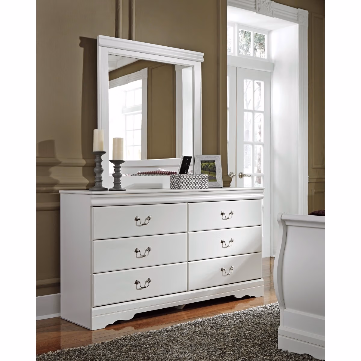 Anarasia Queen Sleigh Bed, Dresser, Mirror and 2 Nightstands - Image 6