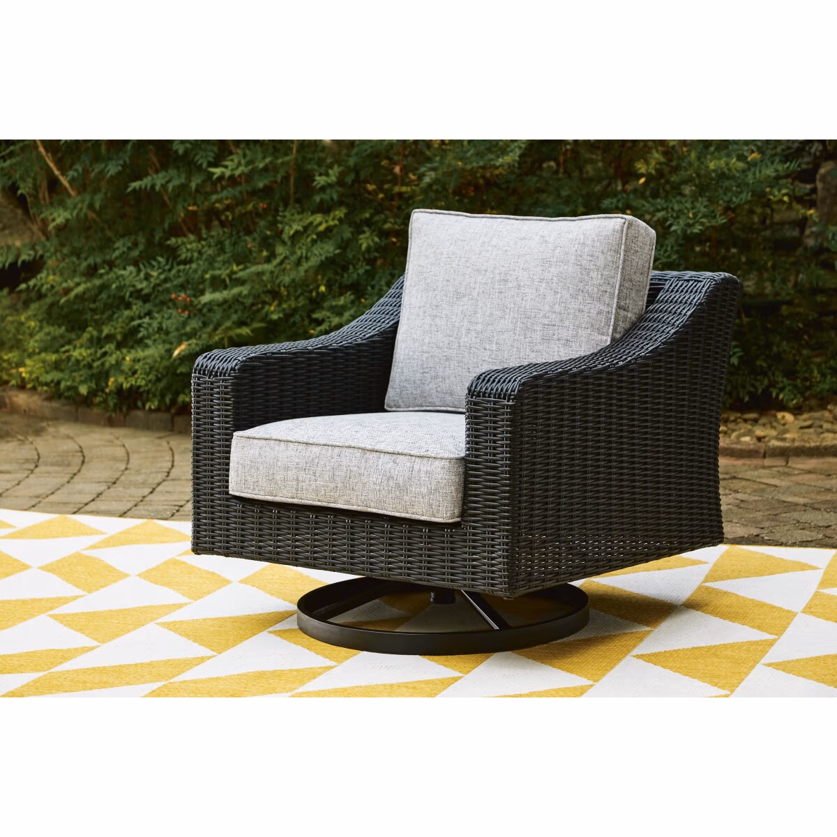 Beachcroft Outdoor Sofa and 2 Lounge Chairs - Image 15