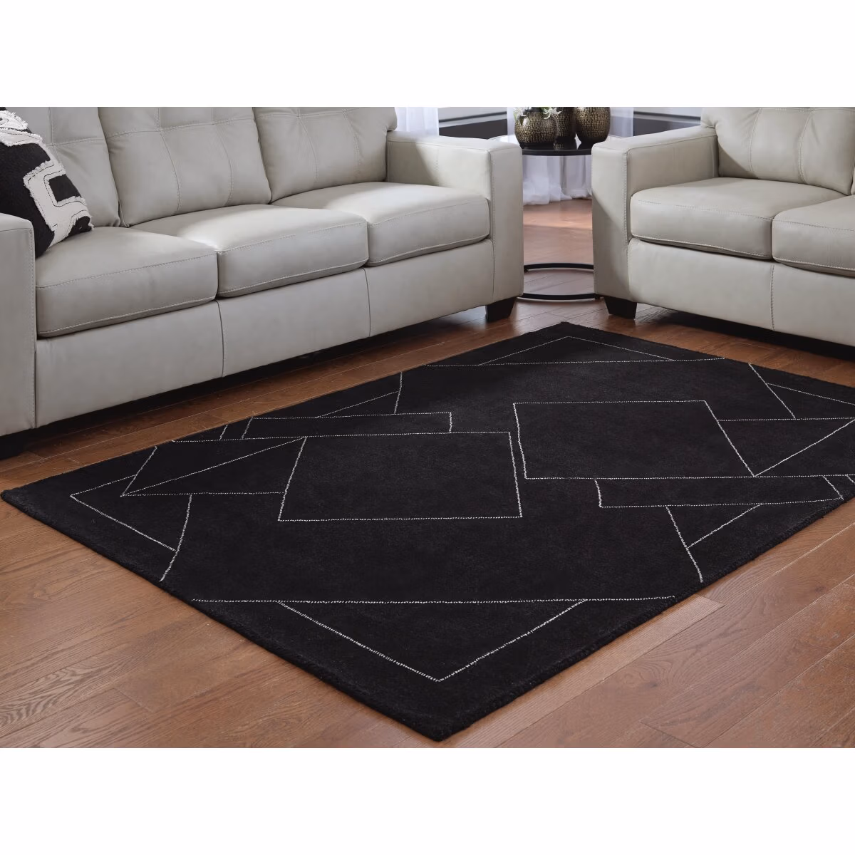 Marav 5' x 7' Area Rug - Image 3