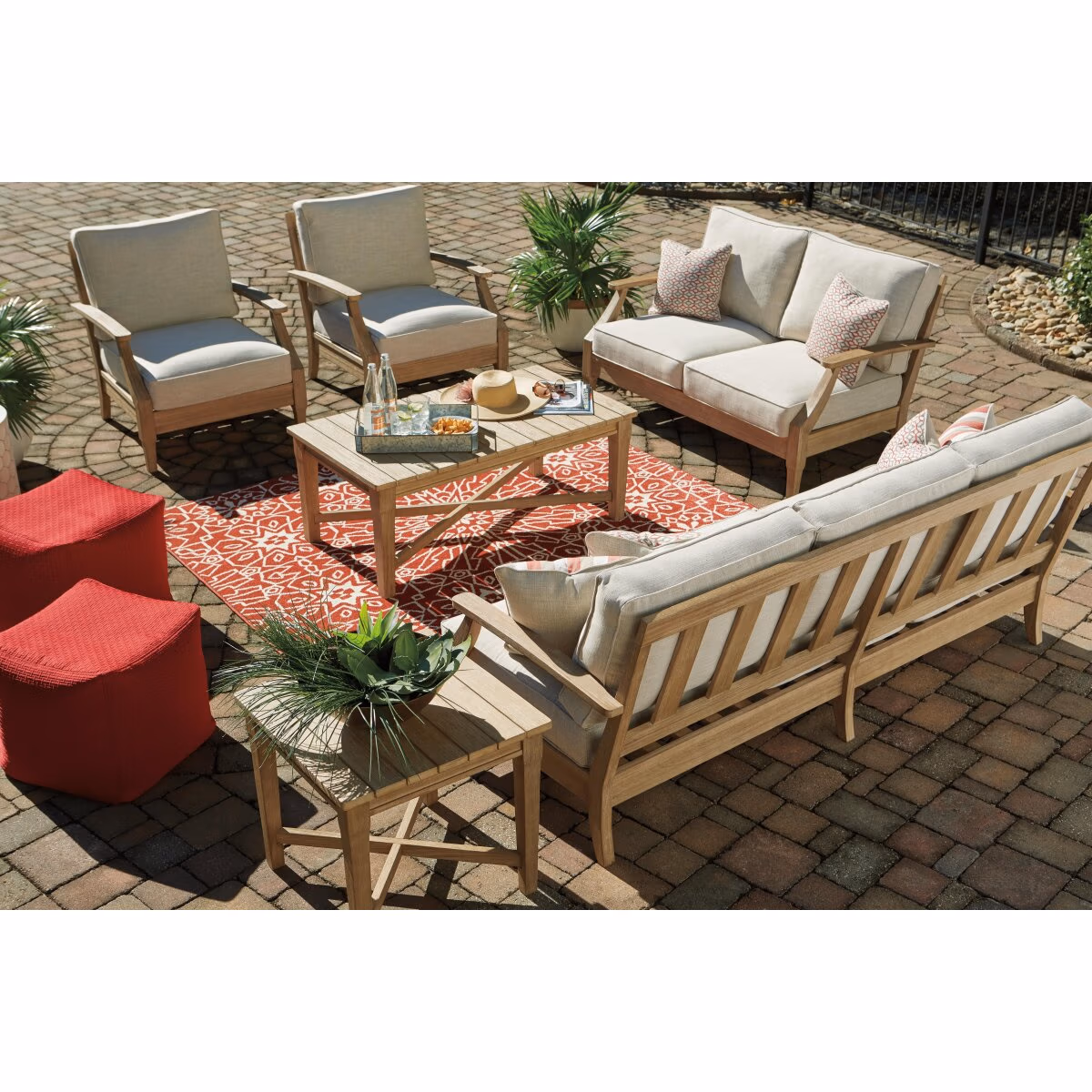 Clare View Sofa with Cushion - Image 6