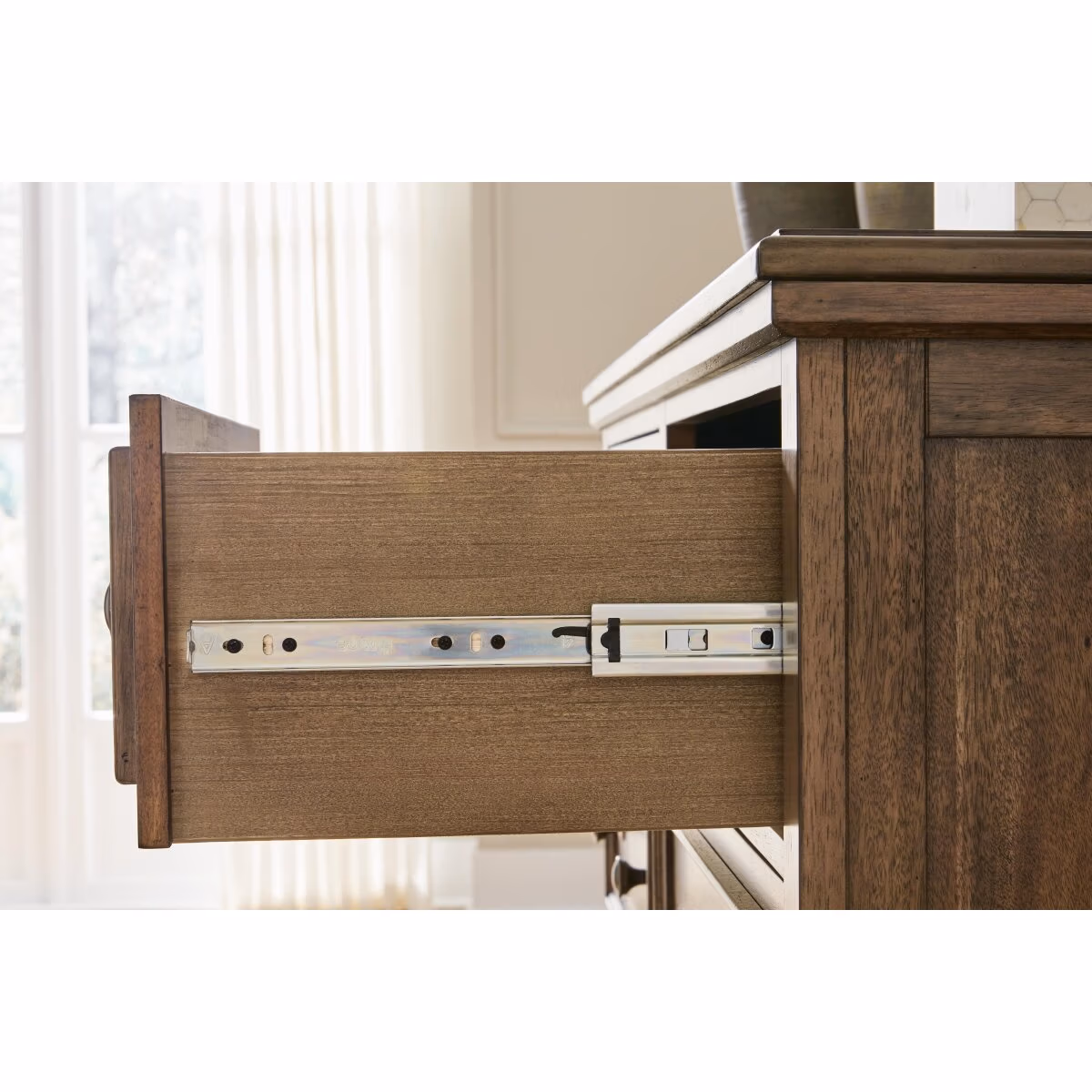 Sturlayne Chest of Drawers - Image 8