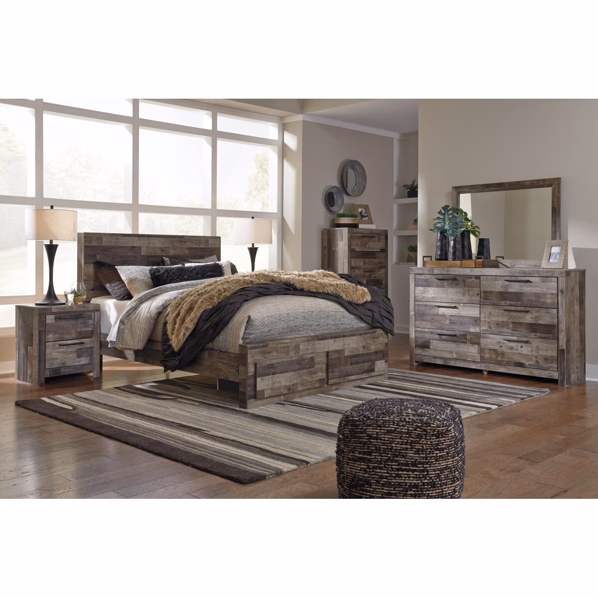 Derekson Queen Panel Bed with 2 Storage Drawers - Image 7
