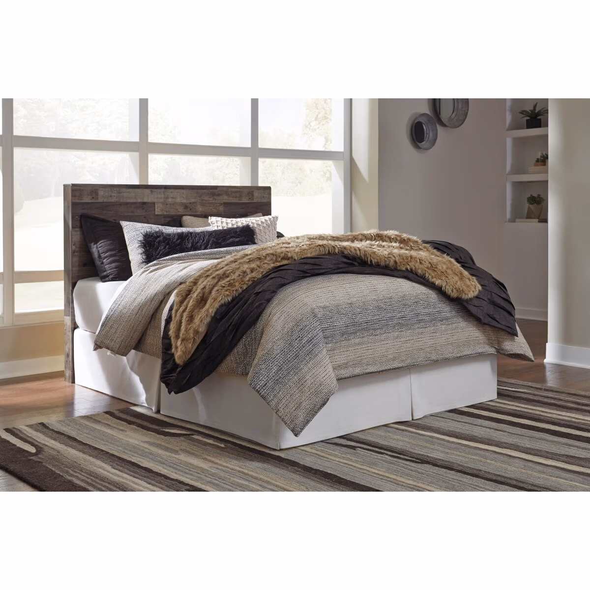Derekson Queen Panel Headboard - Image 2