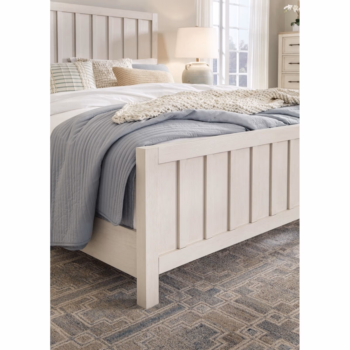 Shaybrock California King Panel Bed - Image 6