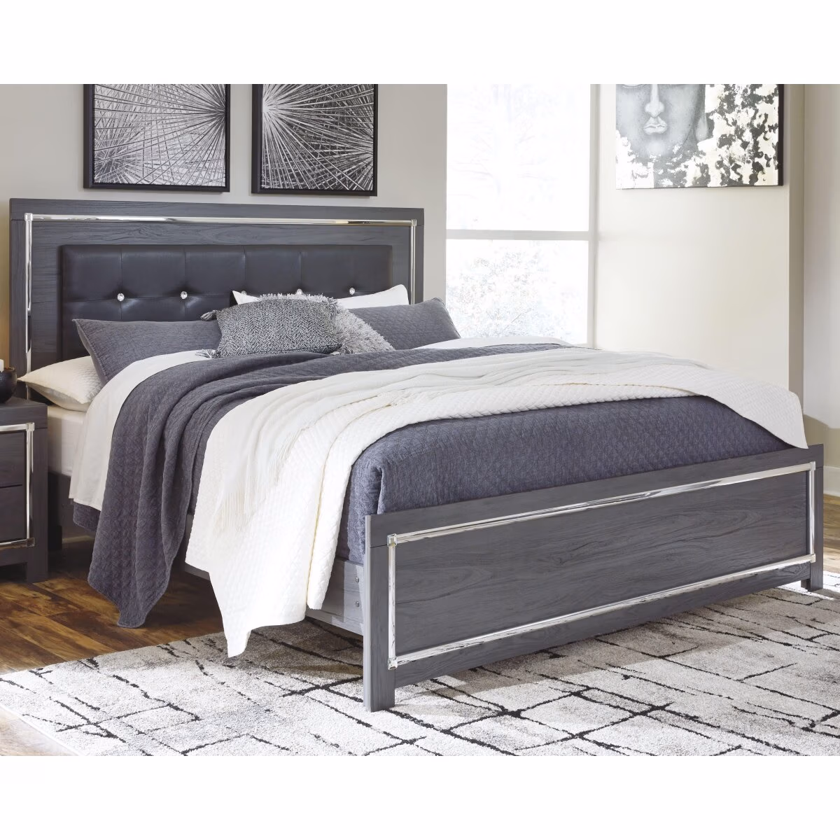 Lodanna King Panel Bed - Image 3