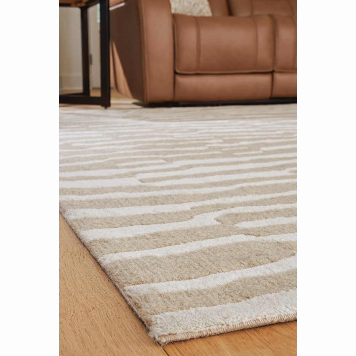 Corrbell 5' x 7' Area Rug - Image 4