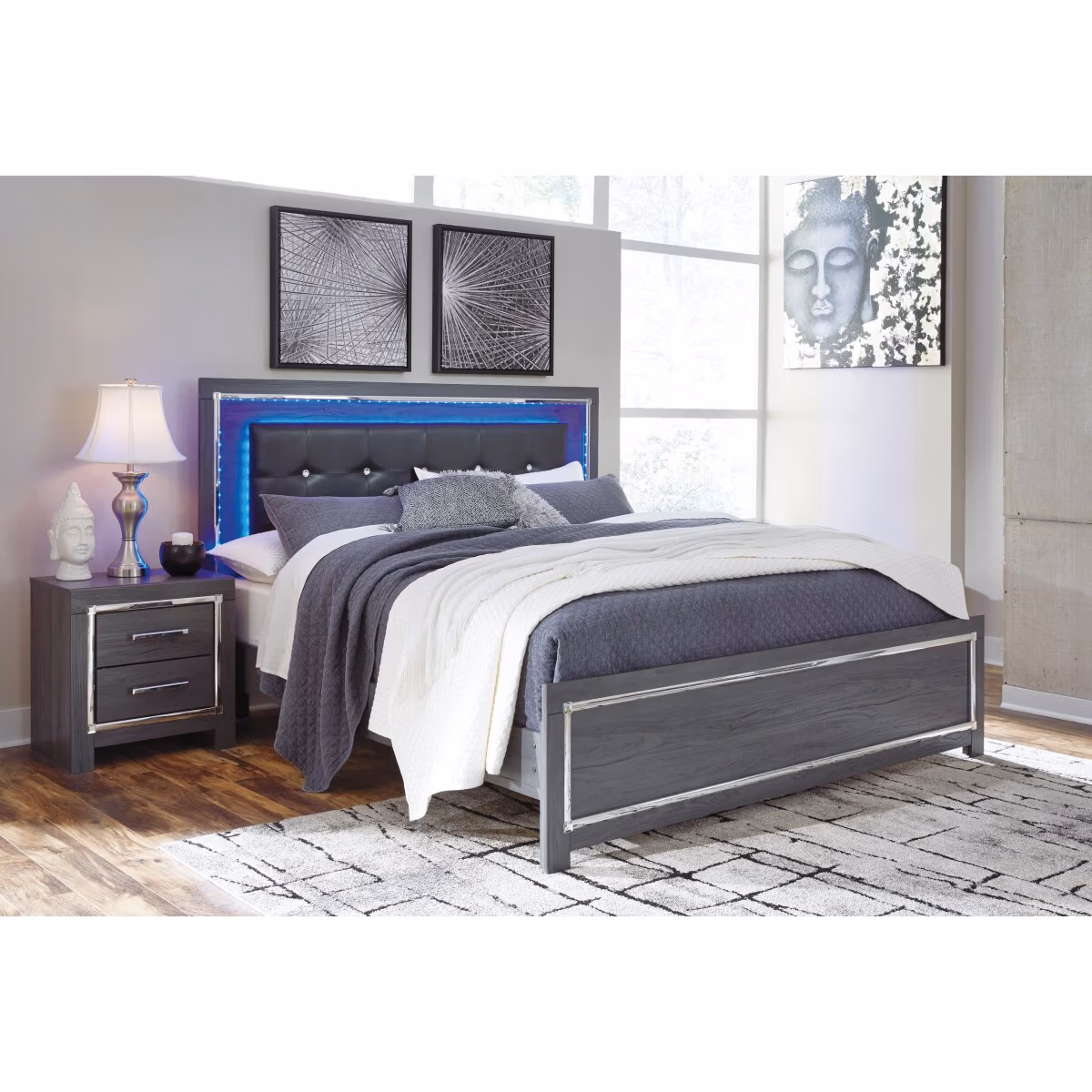 Lodanna King Panel Bed - Image 4