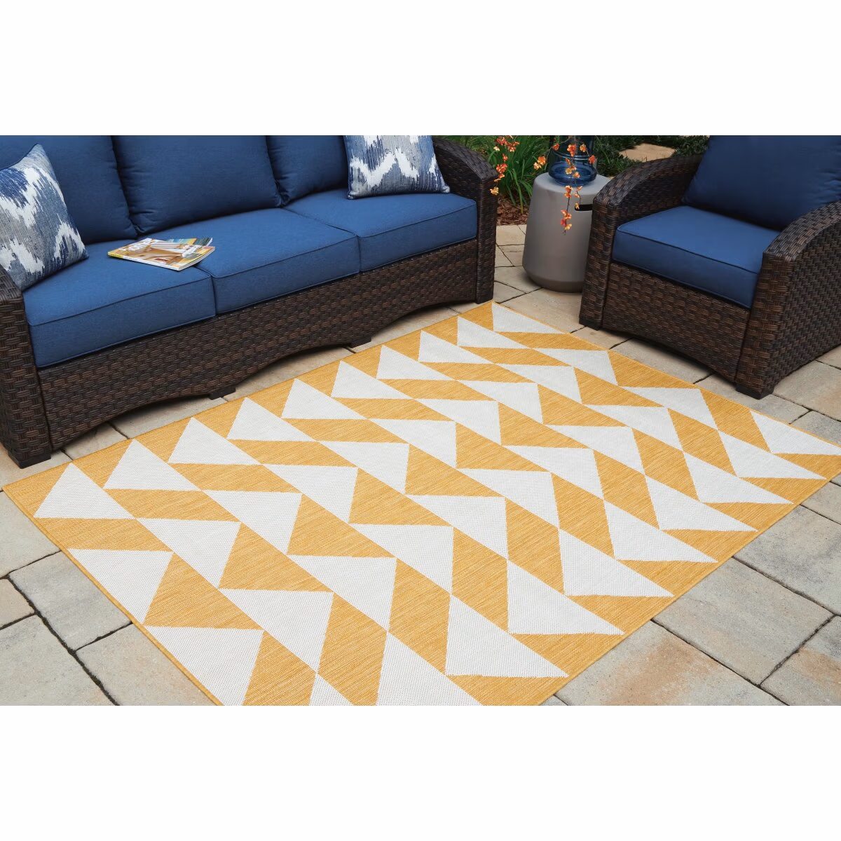 Thomley 5' x 7' Rug - Image 3