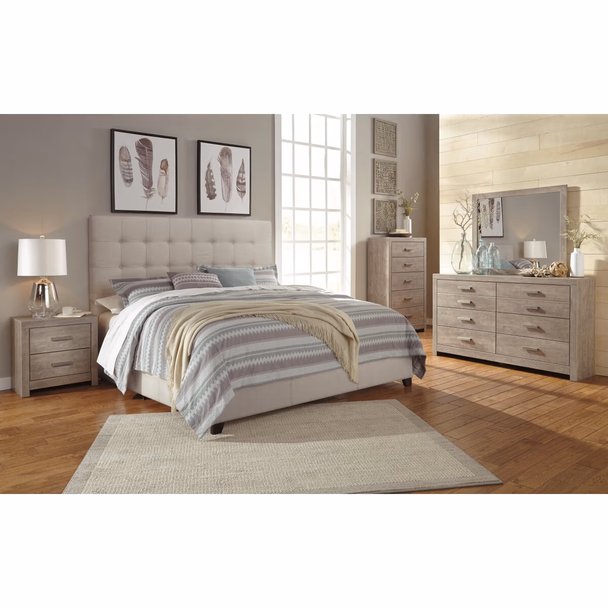 Dolante Queen Upholstered Bed - Image 11