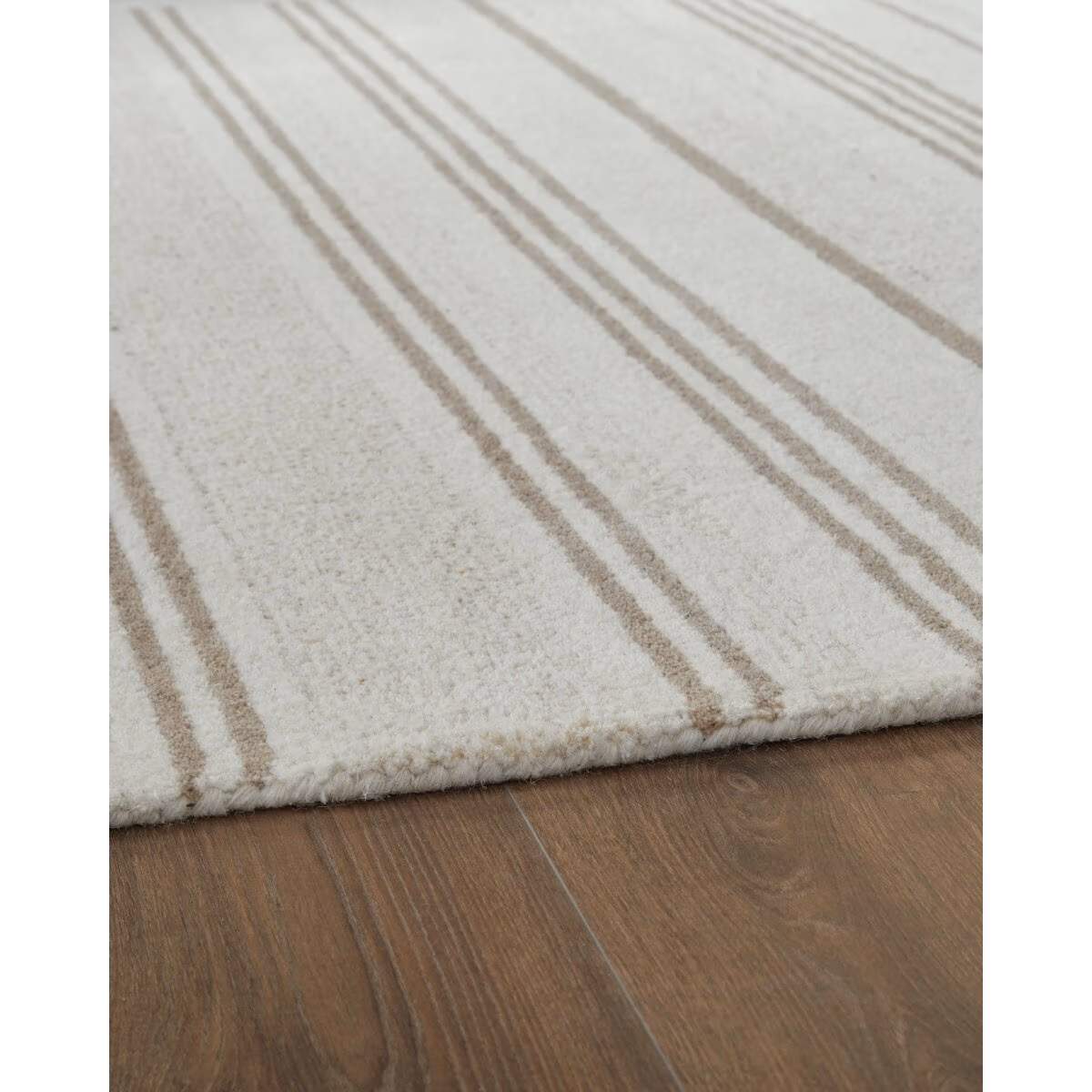 Gadence 5' x 7' Area Rug - Image 4