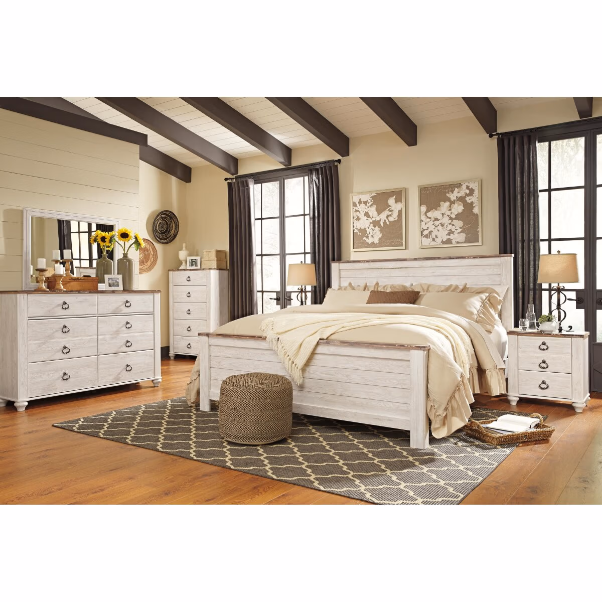 Willowton King Panel Bed - Image 4