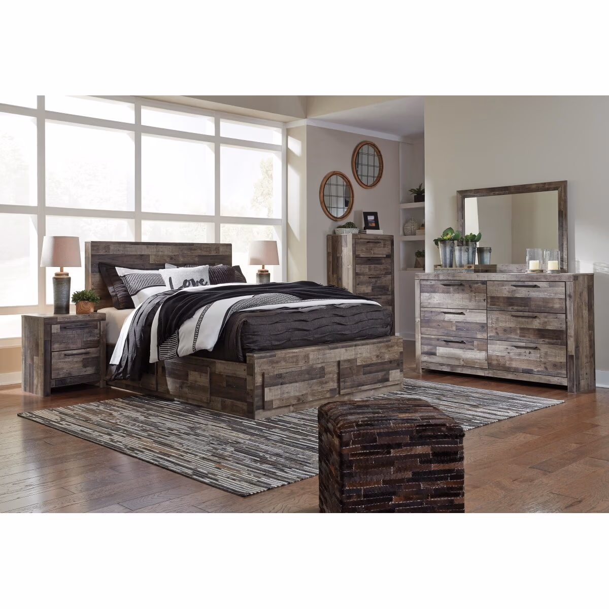 Derekson Queen Panel Bed with 4 Storage Drawers - Image 8