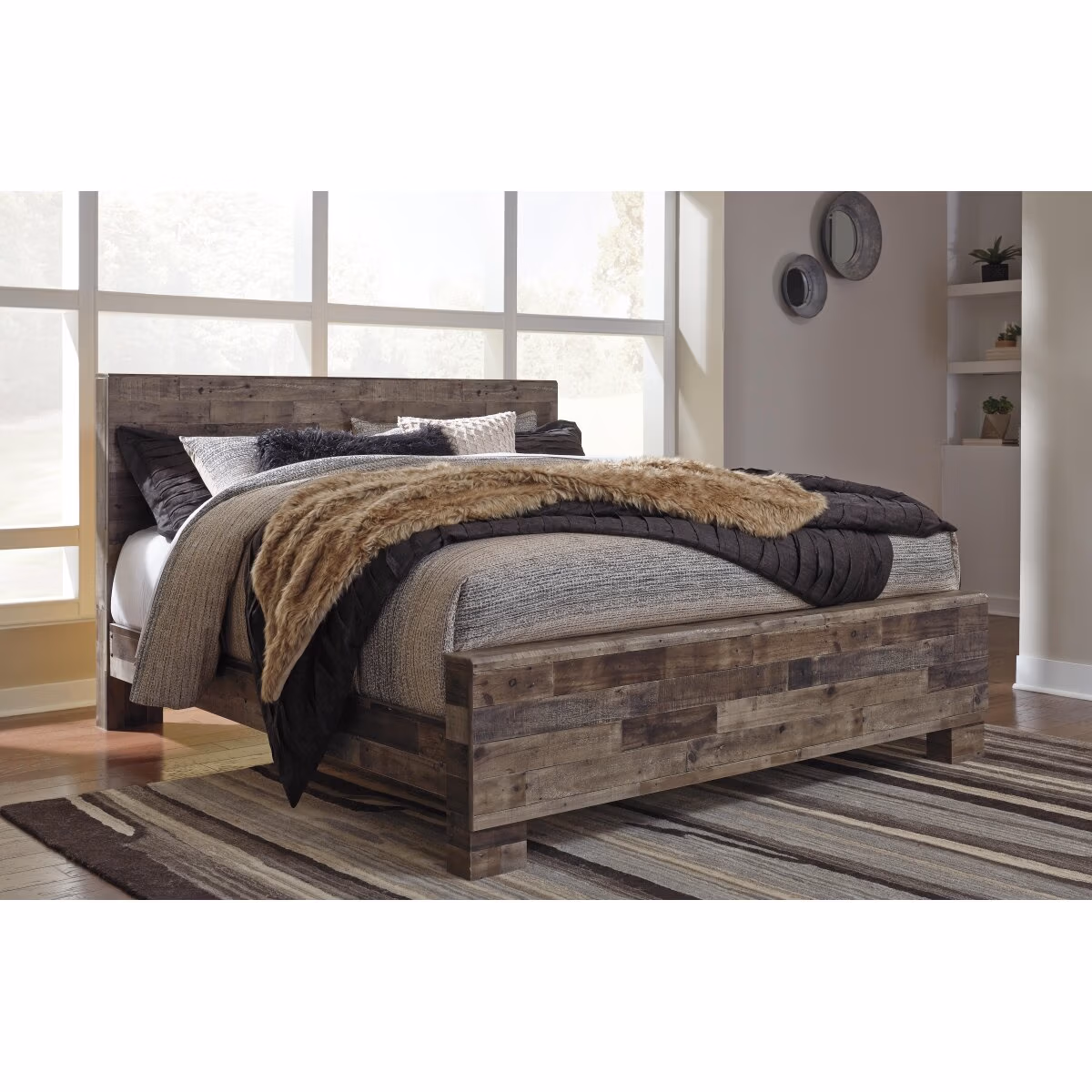 Derekson King Panel Bed and 2 Nightstands - Image 5