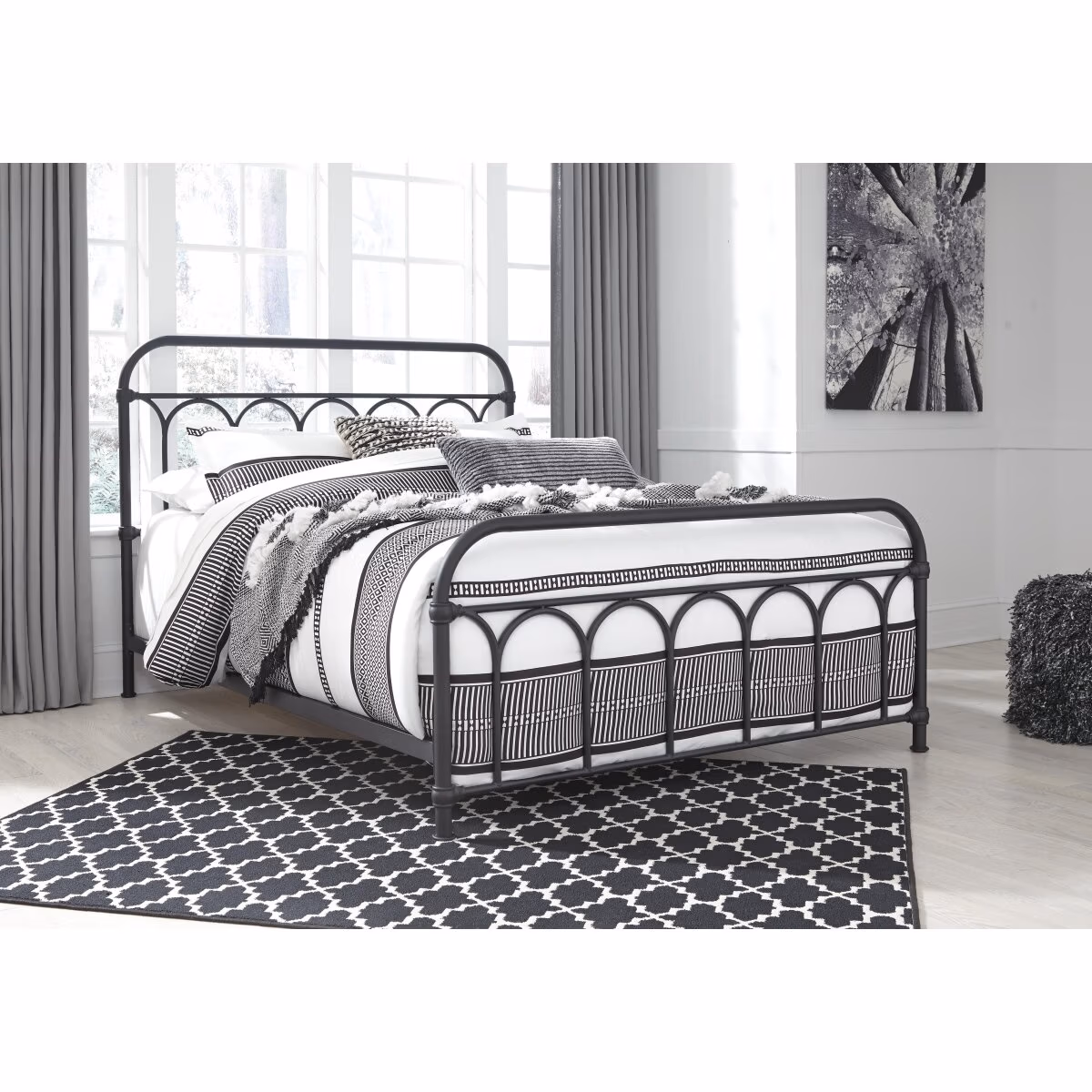 Nashburg Queen Metal Bed - Image 8