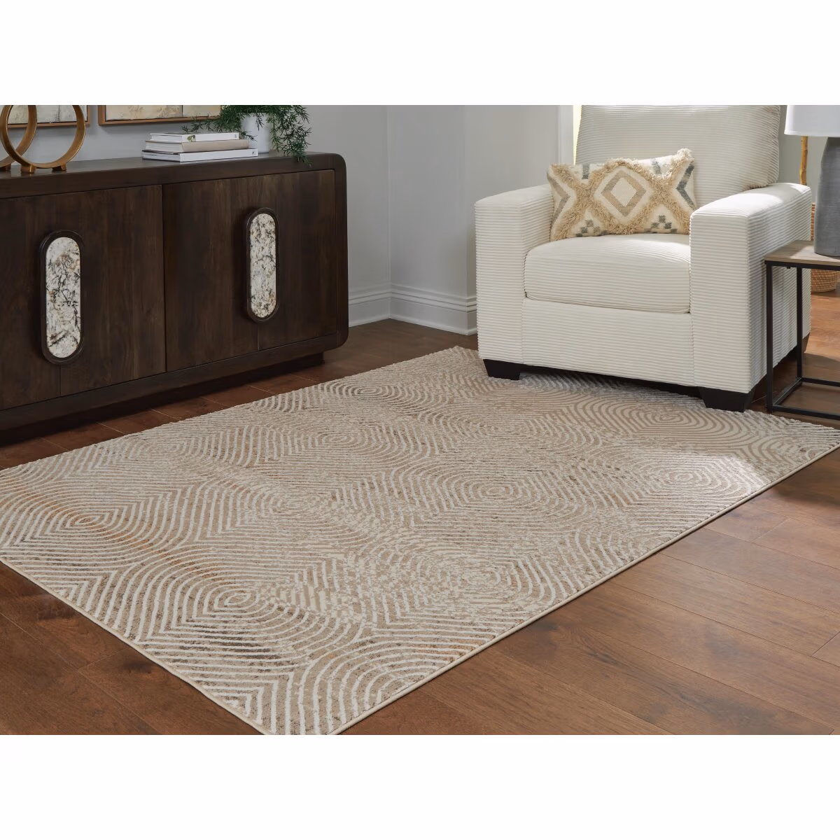 Bachus 5'3" x 7' Area Rug - Image 3