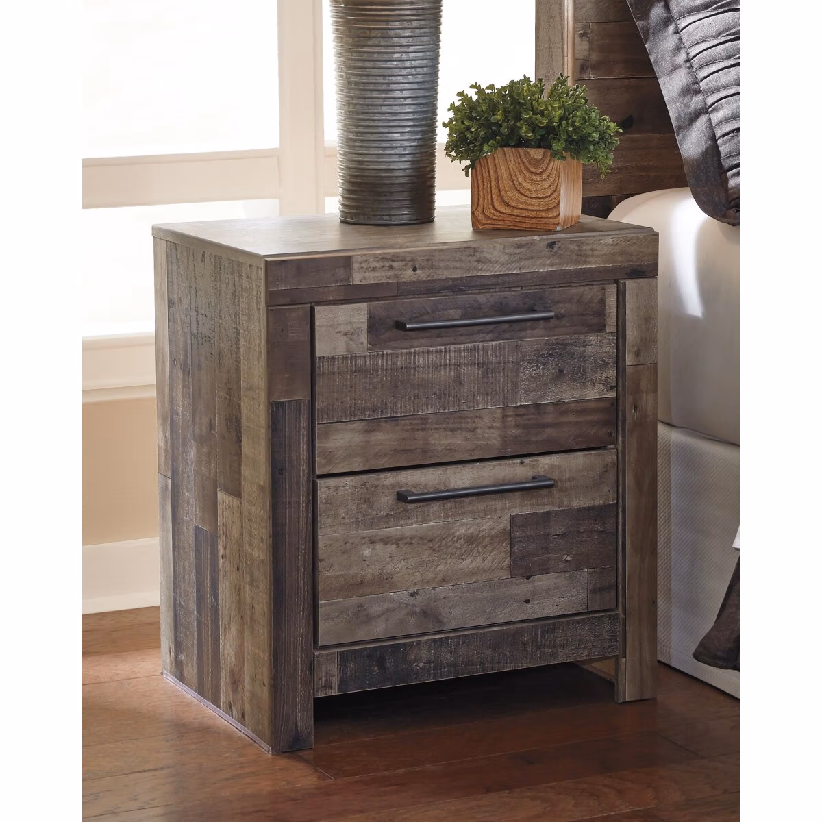 Derekson King Panel Bed and 2 Nightstands - Image 6