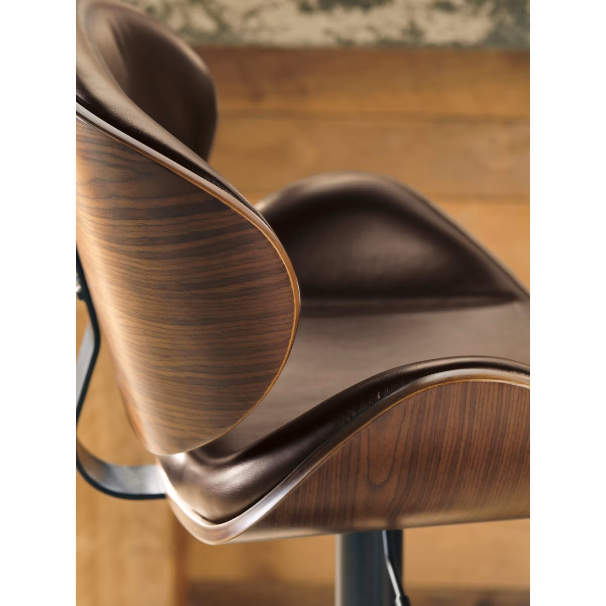 Bellatier Adjustable Height Bar Stool - Image 4