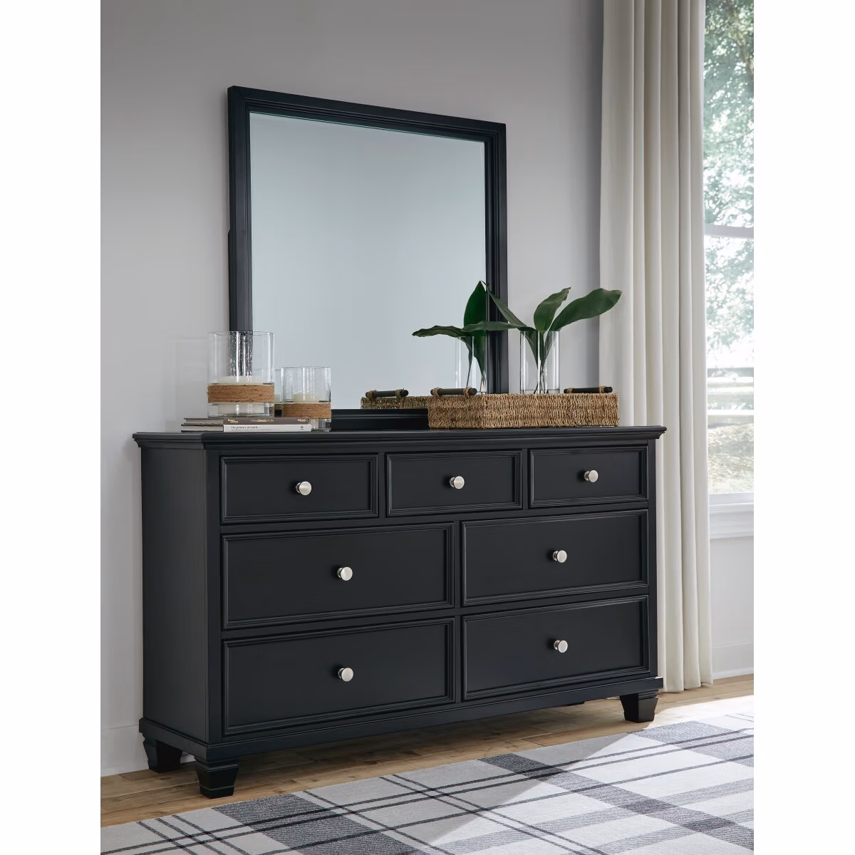 Lanolee King Panel Bed, Dresser, Mirror and Nightstand - Image 25
