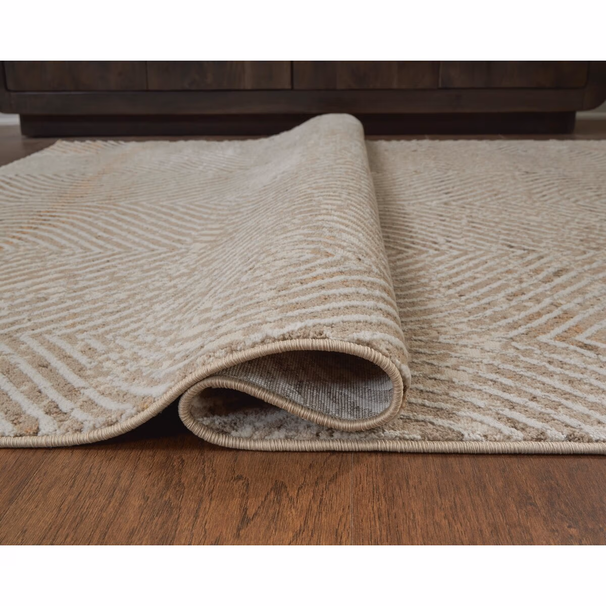 Bachus 5'3" x 7' Area Rug - Image 5